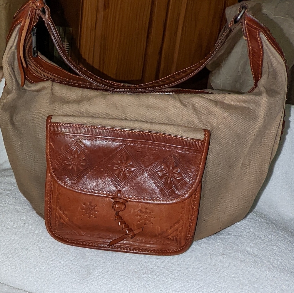 OVintage Lauren Ralph Lauren green brown canvas bag with leather details.
